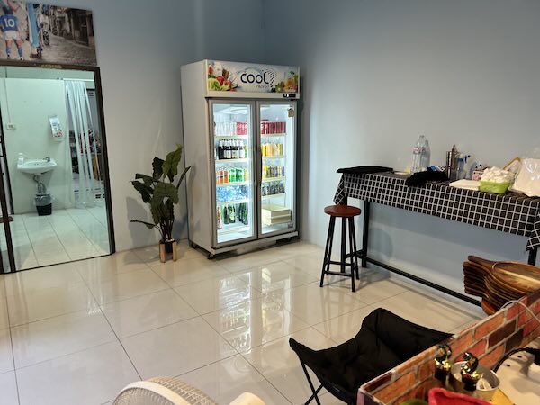 Back of restaurant Pizzeria Napoli.