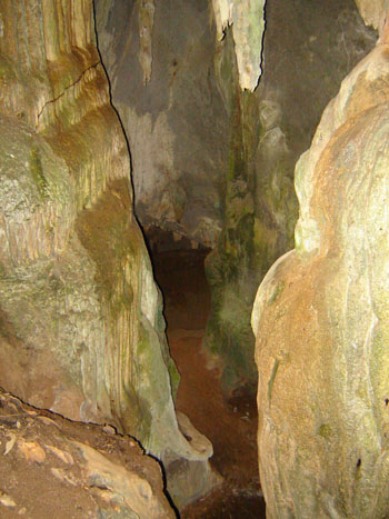 A crevasse to walk through in Khao Phung Cave in Krabi.